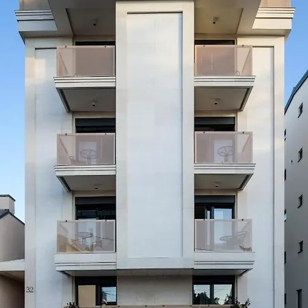 Star32 Apartment *